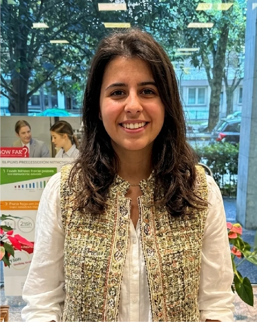 Andrea Sola con una puntuación TOEFL de 114 puntos